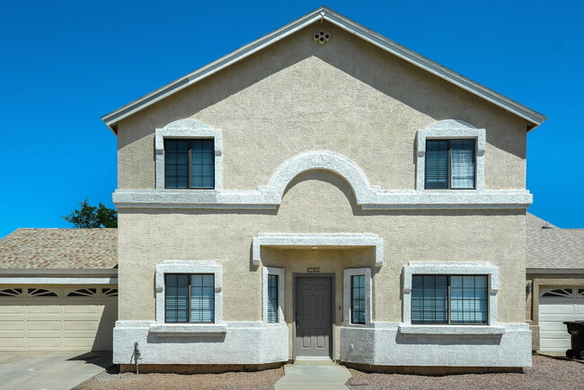 Building Photo - 2028 W Columbine Dr