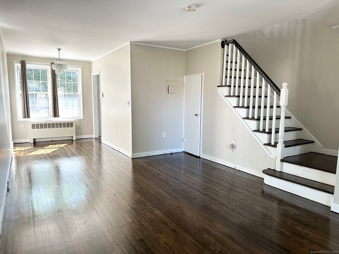Primary Photo - 213 Virginia Ave