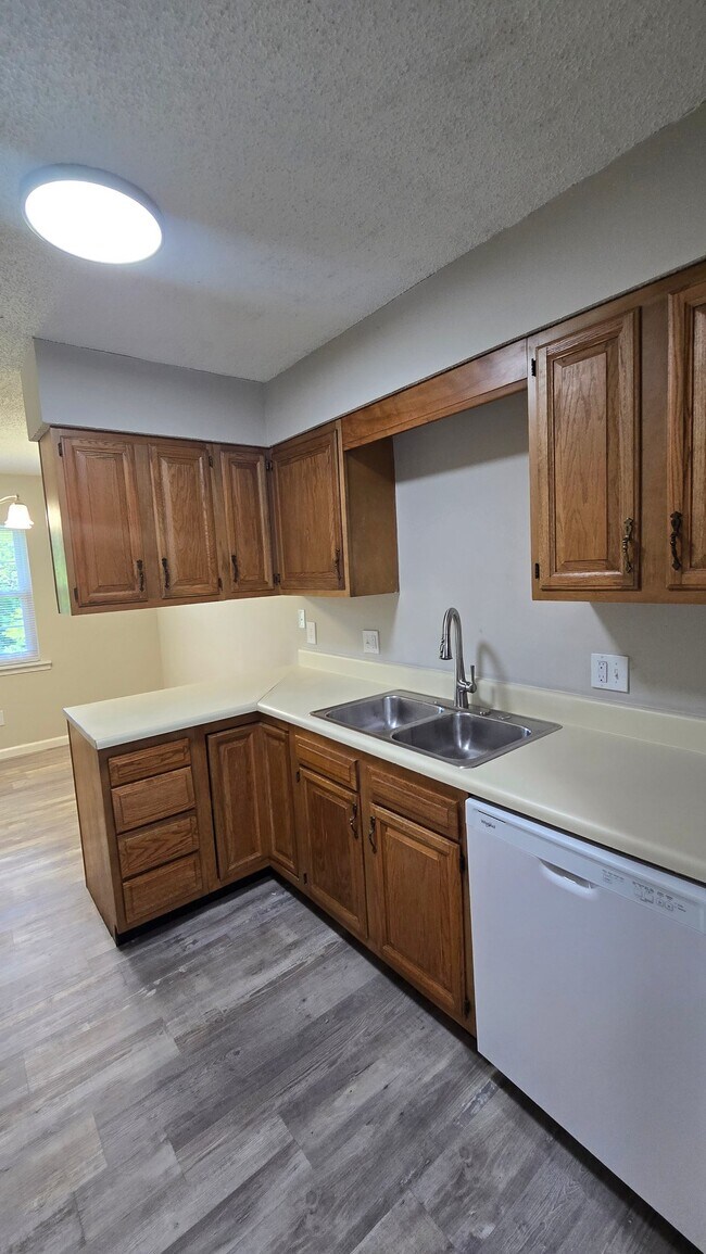 Foto del edificio - 2950 Auburn Rd