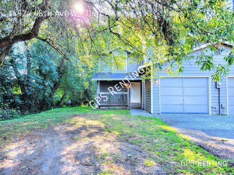 Primary Photo - Lynnwood Picnic Point Area 3bd 2.5ba Duple...