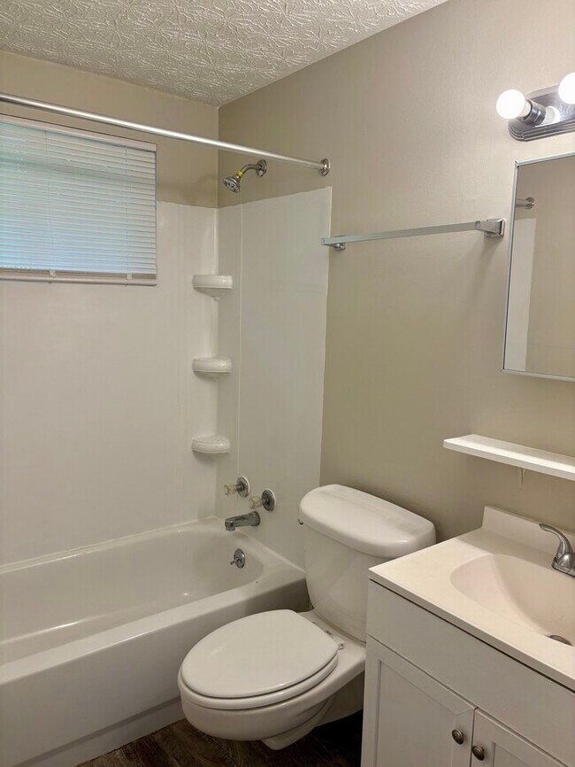 Foto del edificio - Charming 3 beds 1 bath in Columbus!