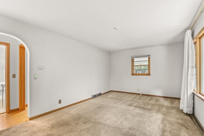 Building Photo - 1828 Schlimgen Ave