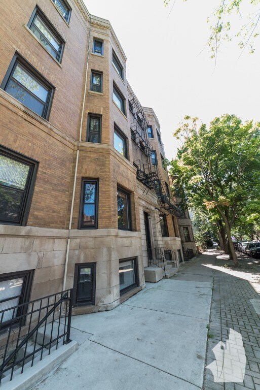 Foto del edificio - 853 W Lill Ave