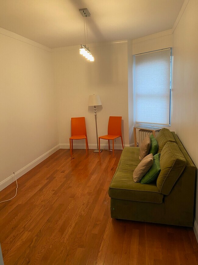 LIVING ROOM - 2168 35th St