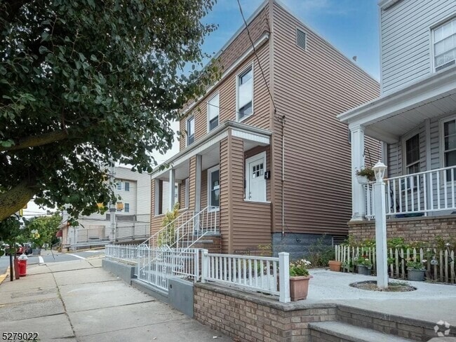 Building Photo - 217 Prospect Ave