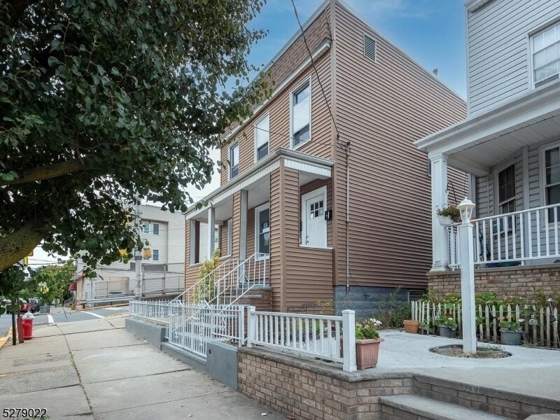 Primary Photo - 217 Prospect Ave