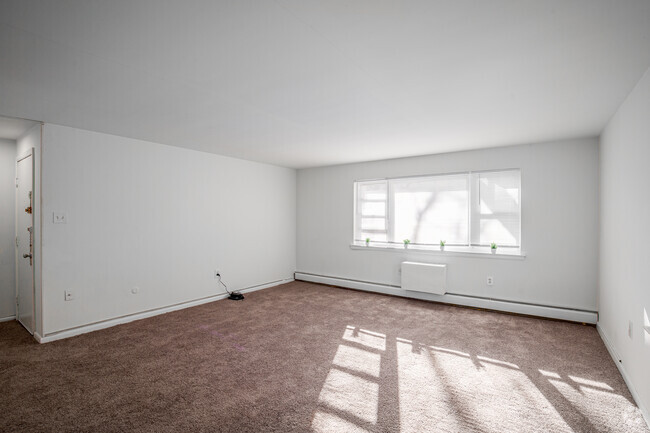 2BR, 1BA - 925SF - Living Room - Patricia Court Apartments