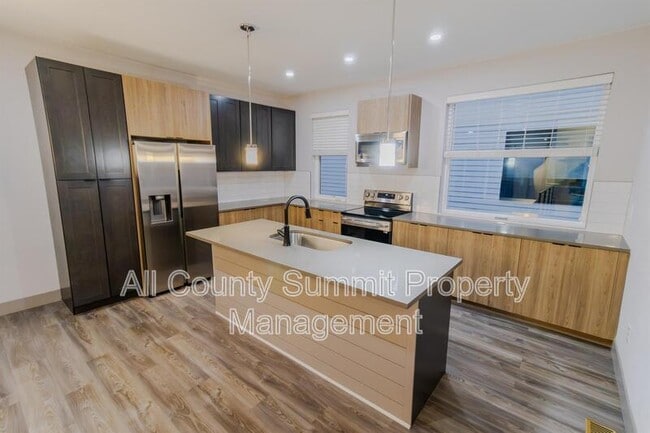 Photo - 1567 King St Townhome