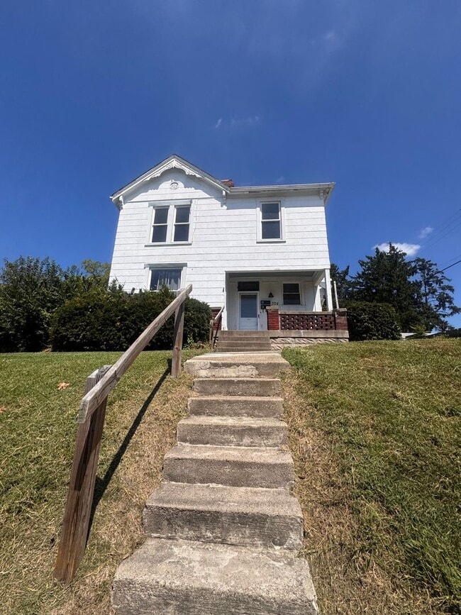 Building Photo - 324 Liberty Ave