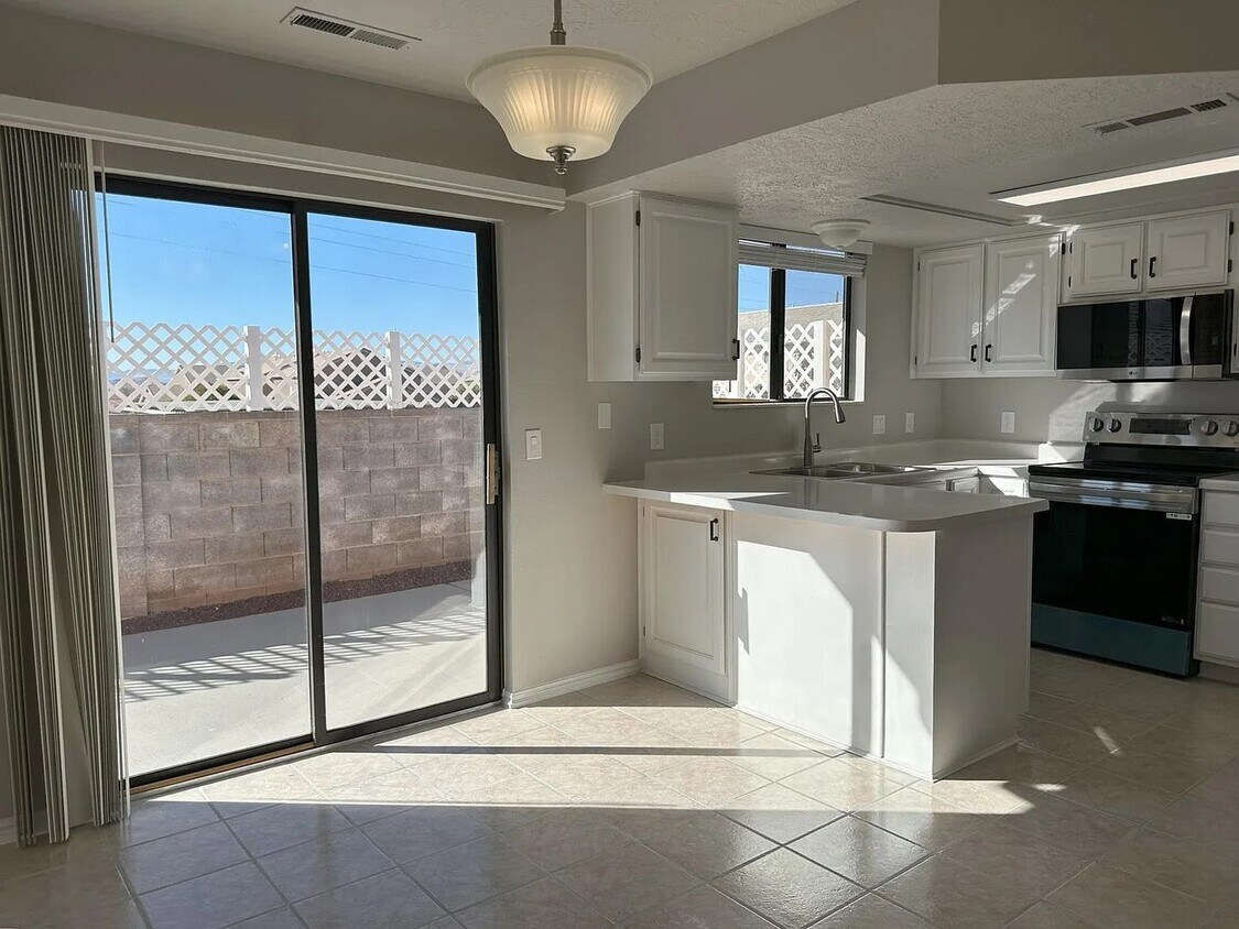 Foto principal - Single-Level 3 Bedroom Townhome in St. George