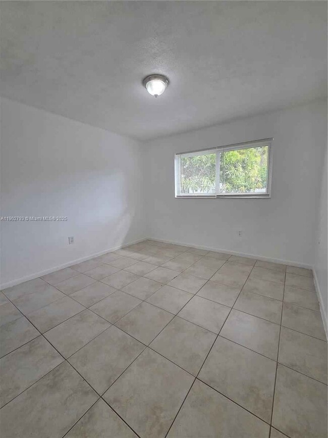 Foto del edificio - 10725 NW 8th Ave