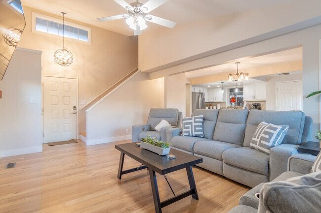 Foto del edificio - 6511 Enchanted Valley Dr