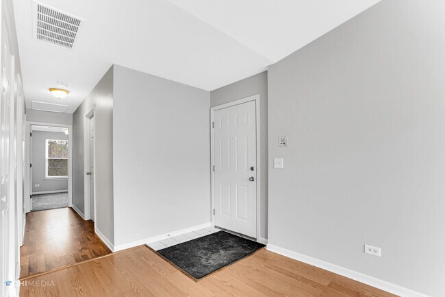Building Photo - 1003 Radclyffe Ct