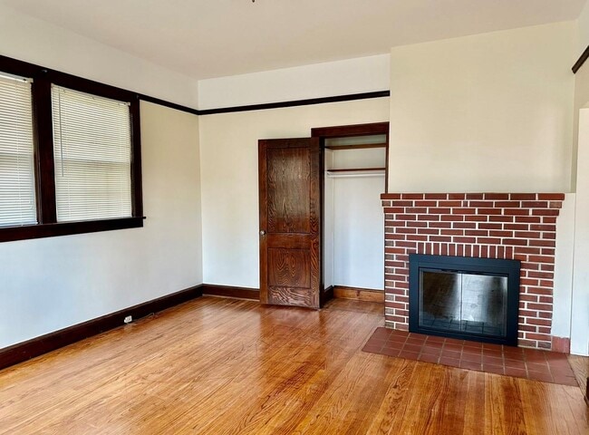 Building Photo - 128 Nethermont Ave