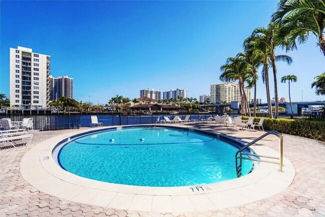 Foto del edificio - 2895 NE 32nd St