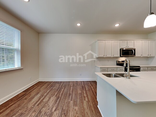 Foto del edificio - 3205 Brierhill Rd