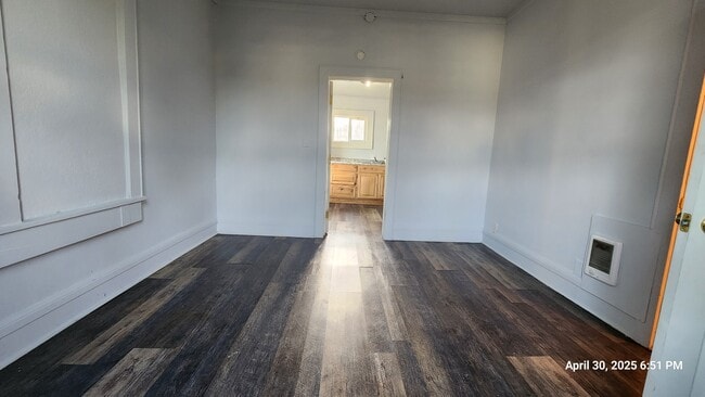 Building Photo - 430 S Holladay Dr