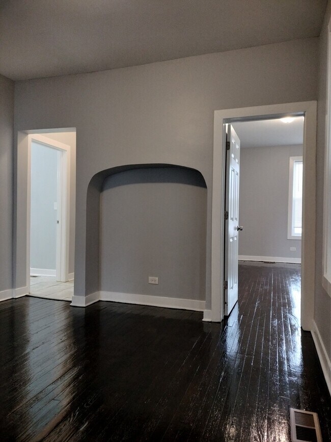 Building Photo - 6601 S Bishop St