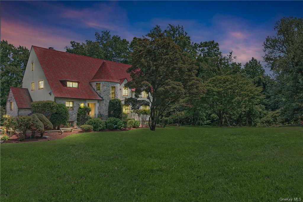 Primary Photo - 9 Windward Ave