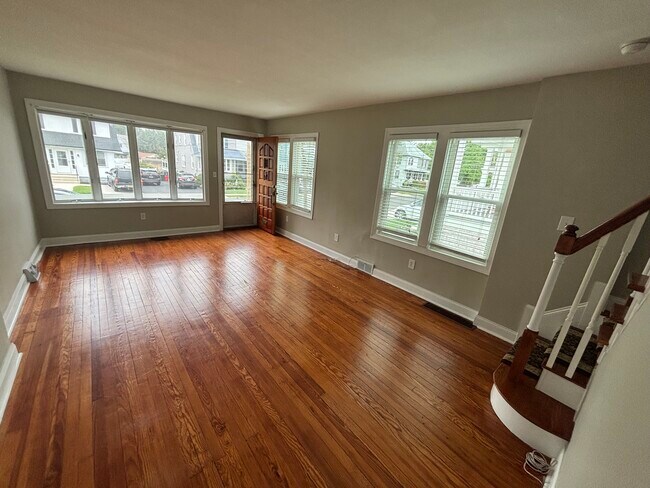 Foto del edificio - 222 Emerald Ave