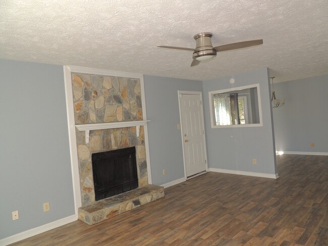 Foto del edificio - 628 Prestige Blvd