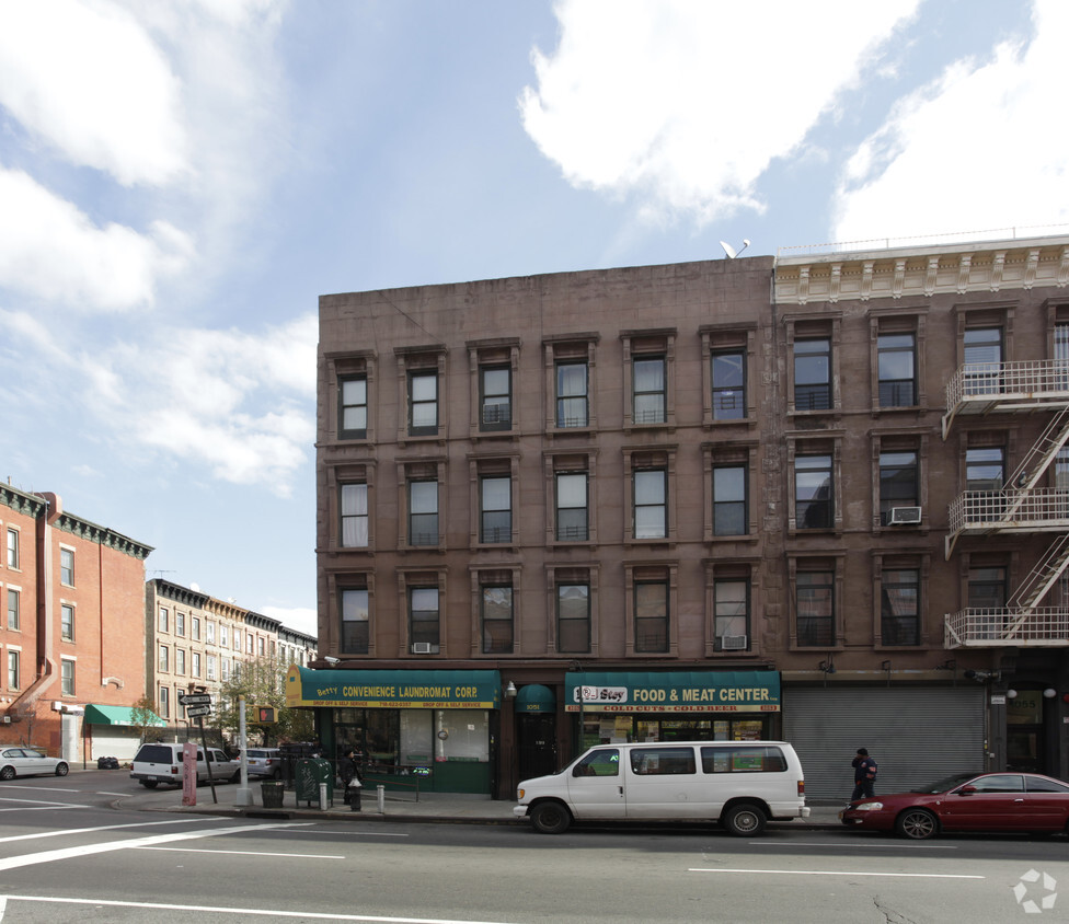 Foto del edificio - 1051 Bedford Ave