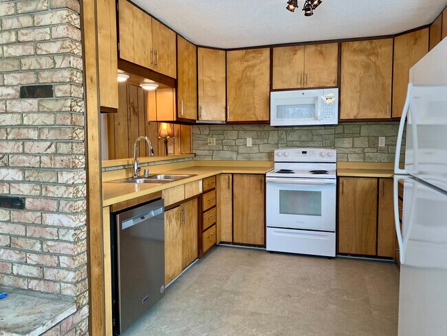 Foto del edificio - 107063 US-395