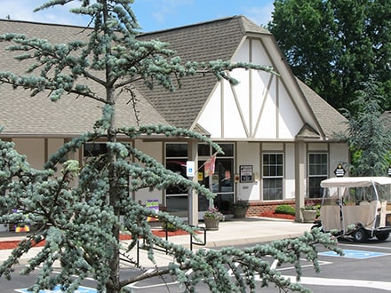 Building Photo - 6400 Lonas Dr