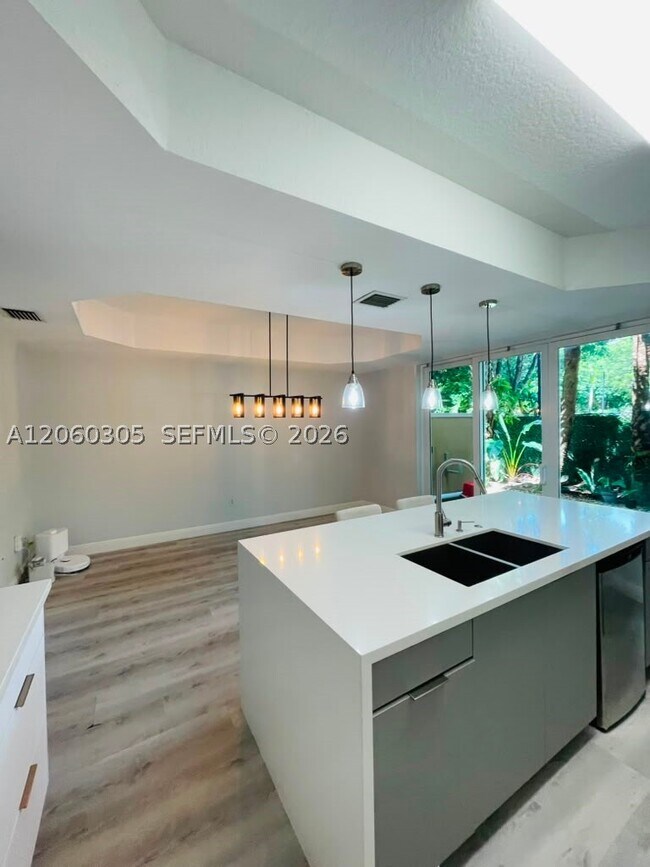 Foto del edificio - 790 SW 107th Ave