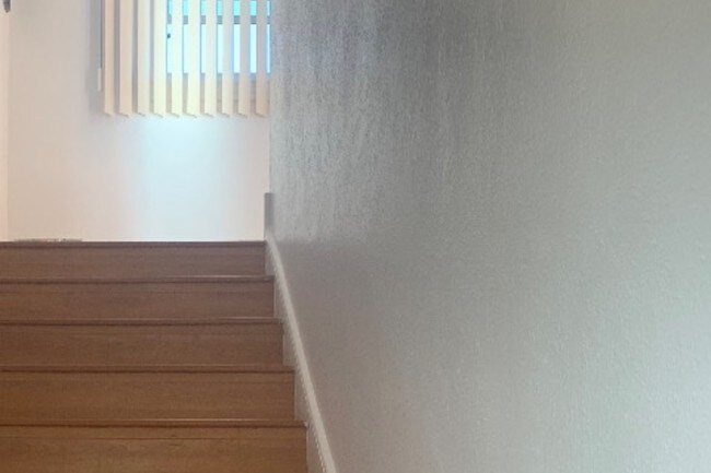 Foto del edificio - 1754 N Alexandria Ave