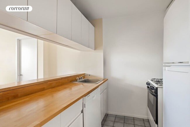 Foto del edificio - 232-236 E 47th St