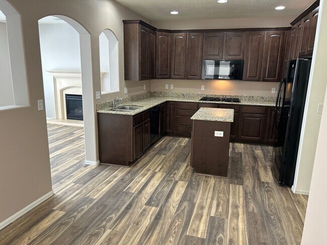 Foto del edificio - Beautiful 3 Bed 2.5 Bath - 2 Story Home in...
