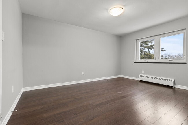 Building Photo - 473 Linwell Rd