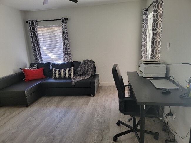 Foto del edificio - 2056 Sunset Point Rd