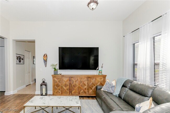 Building Photo - 5104 Salerno St