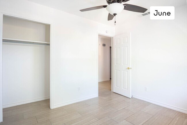 ROOM ONLY in 3-bed/2.0-bath Home photo'