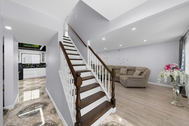 Foto del edificio - 264 N Southport Rd