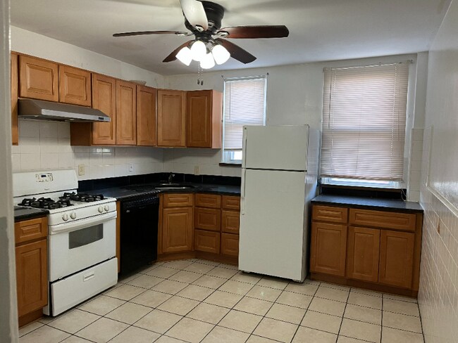 Building Photo - 3133 Longshore Ave