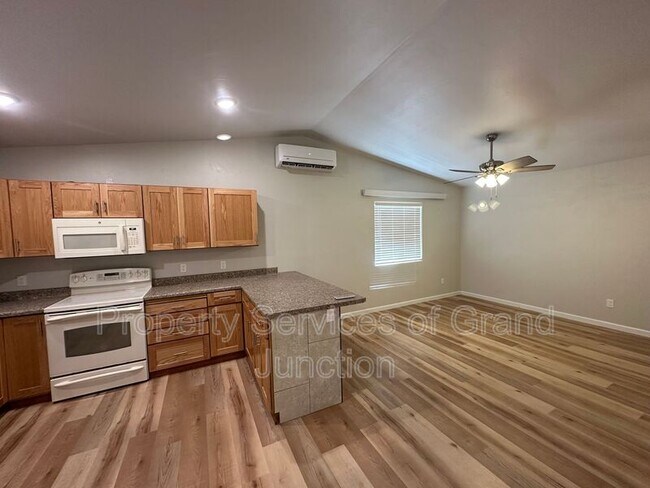 Foto del edificio - 1346 Texas Ave