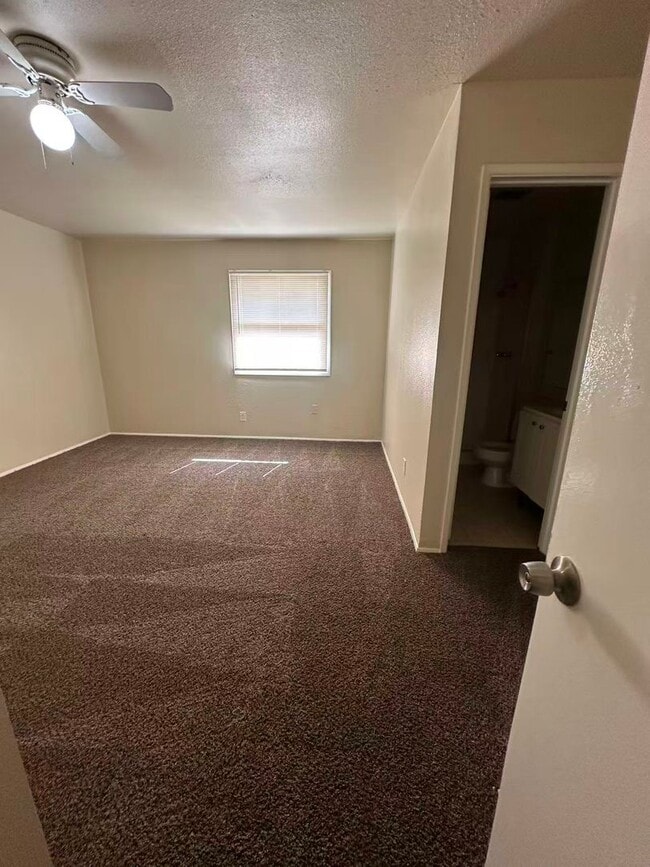 Building Photo - Newly Renovated 3 Bedroom House in Dallas