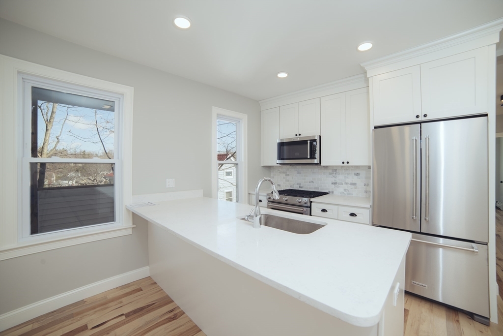 Primary Photo - 10 Duffley Ct