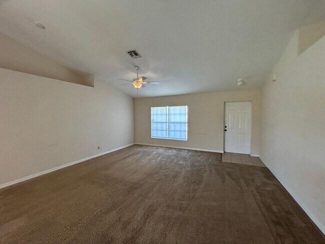 Foto del edificio - 1605 Nelson Rd N