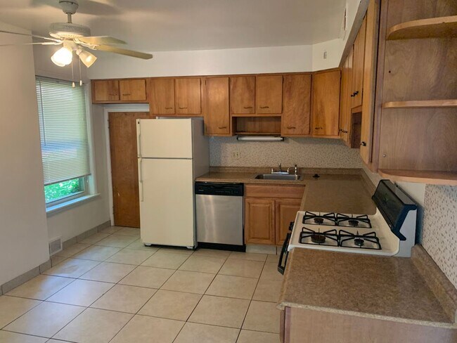 Foto del edificio - Fantastic Location in the Heart of Squirrel Hill!