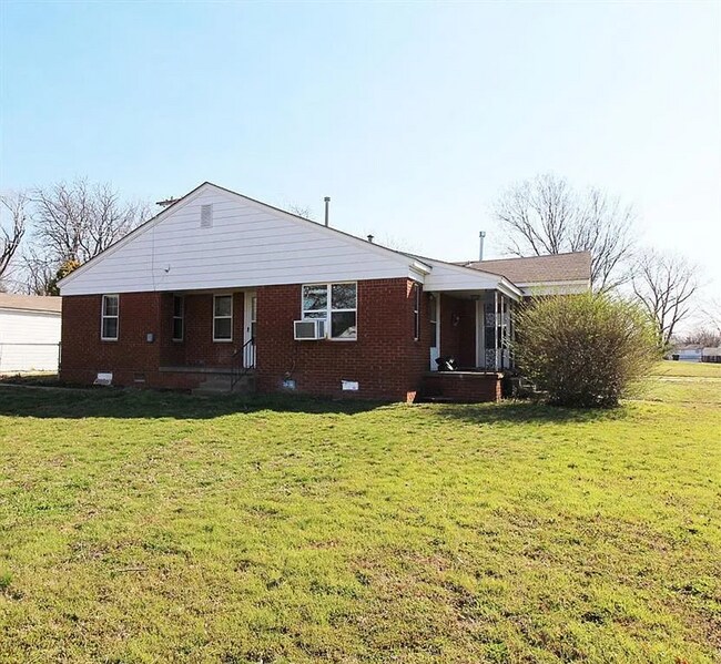 Charming 1-Bedroom Duplex in a Quiet Oklah... - Charming 1-Bedroom Duplex in a Quiet Oklah... Townhome