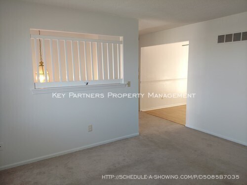 Foto del edificio - 10401 N McGee St