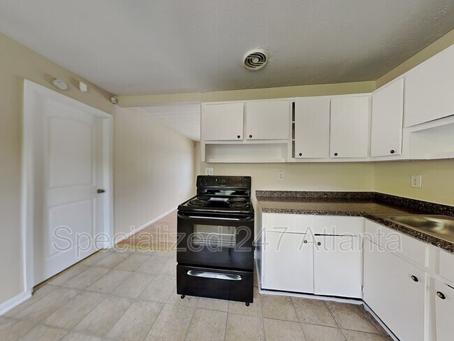 Building Photo - 8919 Yarmouth Dr