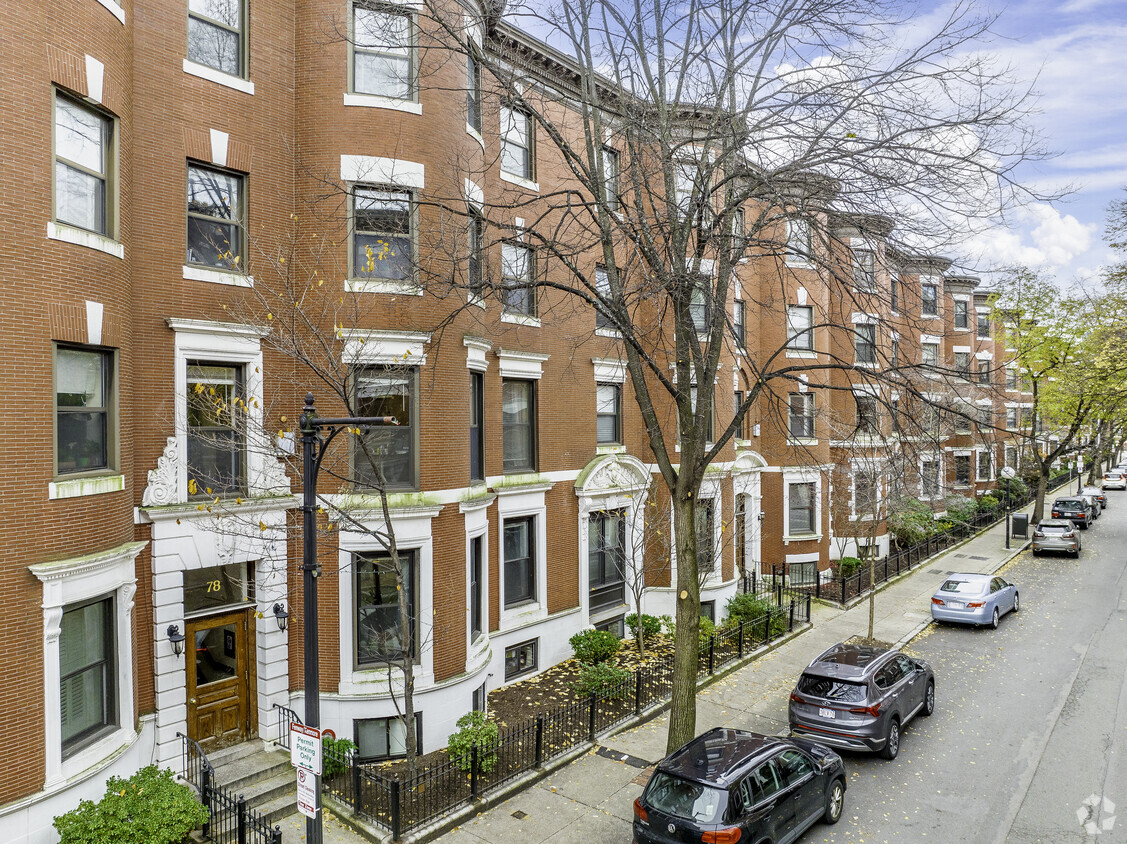 Primary Photo - 78-108 Gainsborough St