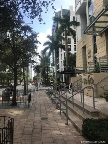 Building Photo - 1060 Brickell Ave
