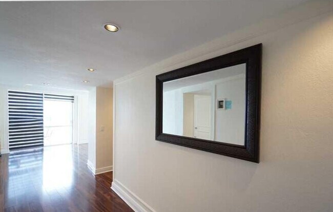 Entry - 900 Bay Dr