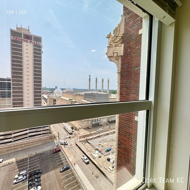 Building Photo - 1215 Wyandotte St